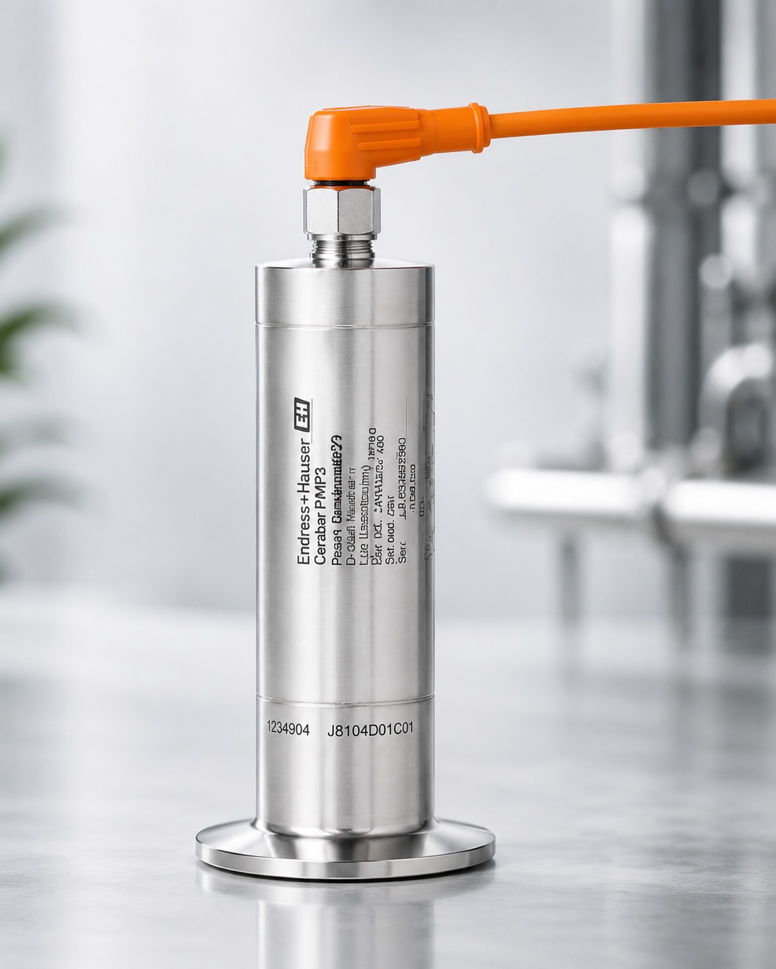 Cerabar PMP23 hygienic pressure transmitter side view
